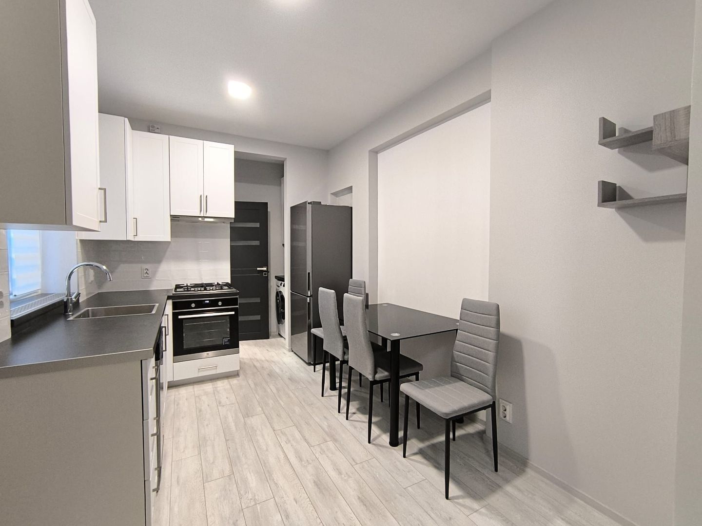 Inchiriere apartament 2 camere nou renovat si curte strada Horea - Poză 1