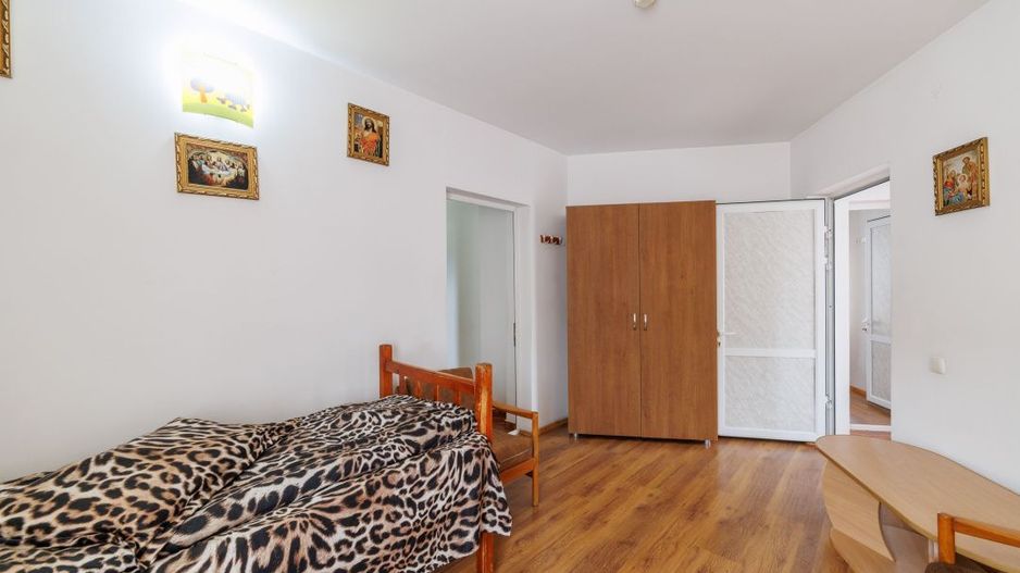 De inchiriat CASA spatioasa si curte proprie Gavana -Alunului - Poză 18