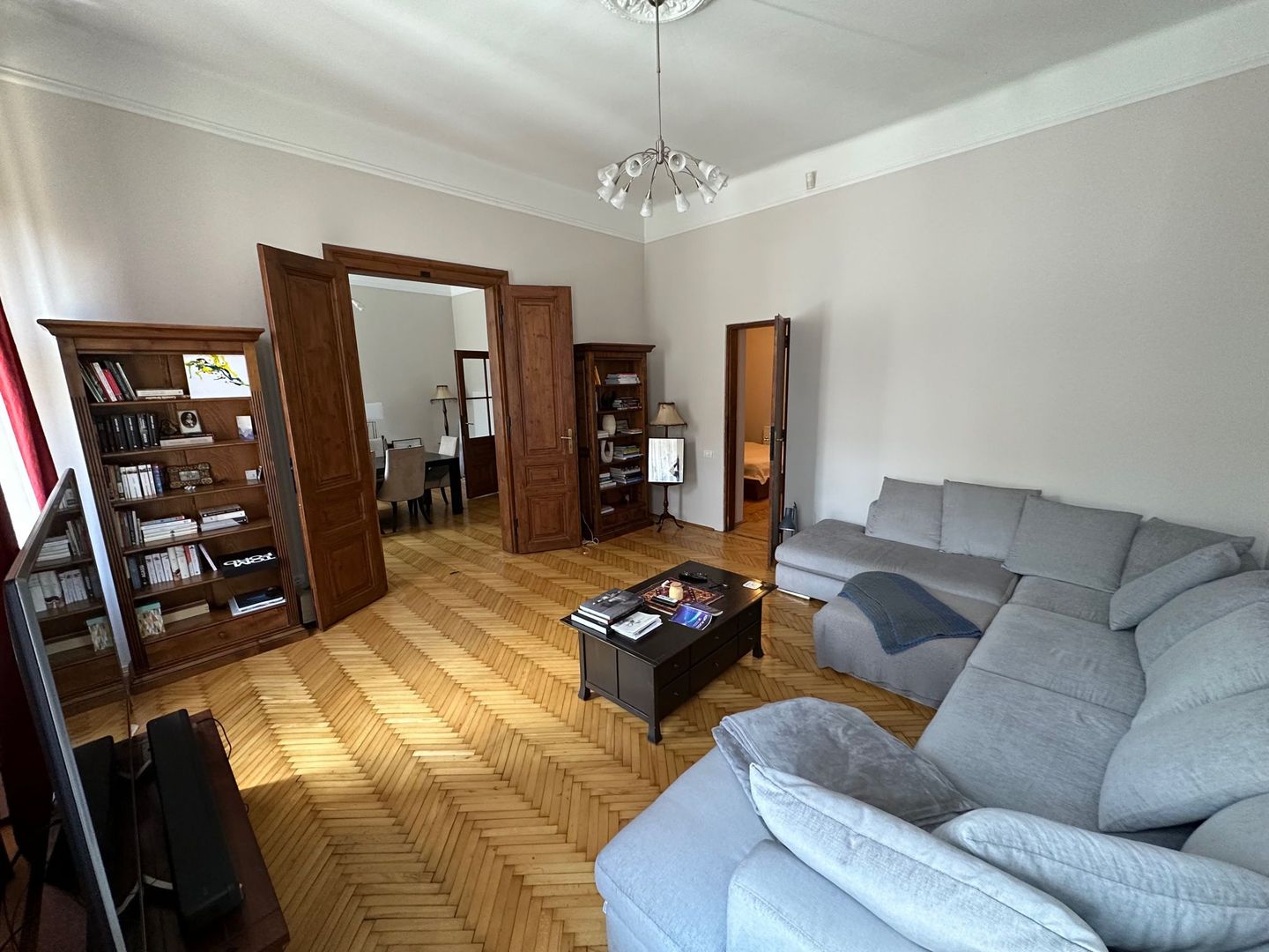 Apartament deosebit  zona Central - Poză 1