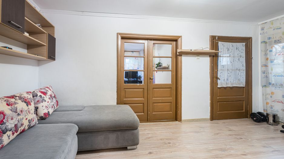 Casă cu 4 camere, anexă locuibilă și teren de 234 mp | Piața Sudului - Poză 6