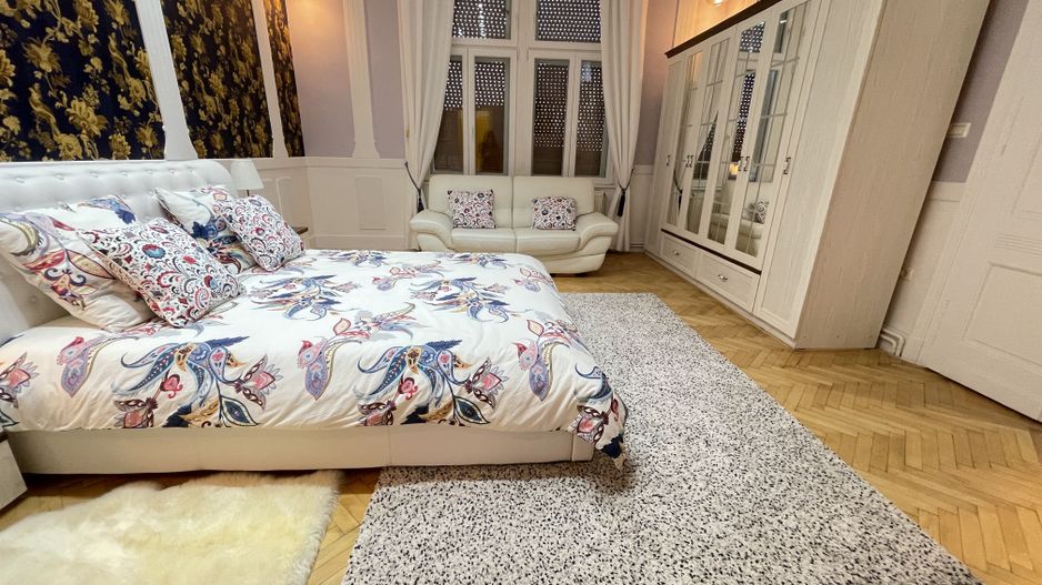 Apartament 4 camere spatios  in zona Sinaia - Poză 9