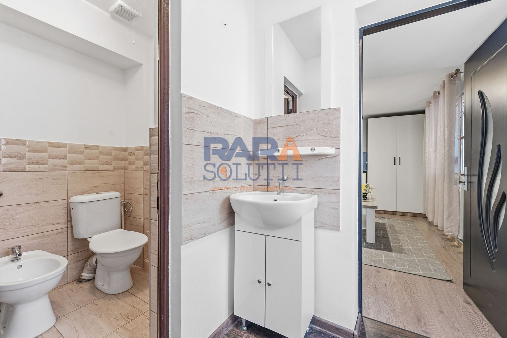 Casă micuță + un pic de curte - Poză 6