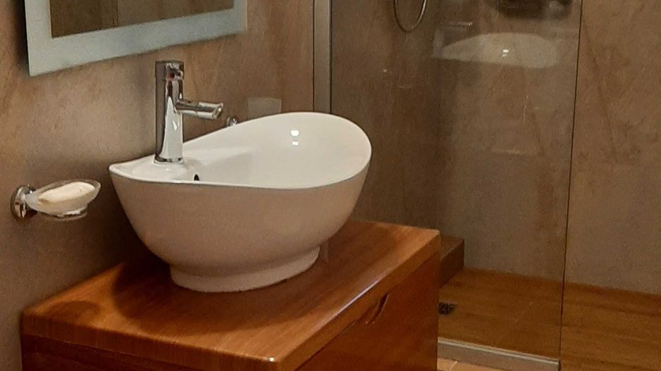 De închiriat apartament 4 camere, parcare inclusă, 2 balcoane, Tei - Poză 2