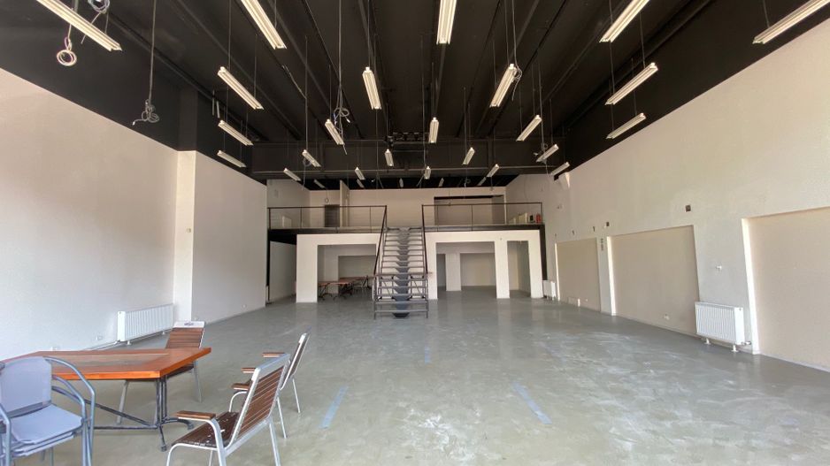 Spatiu comercial cu parcare - Poză 2