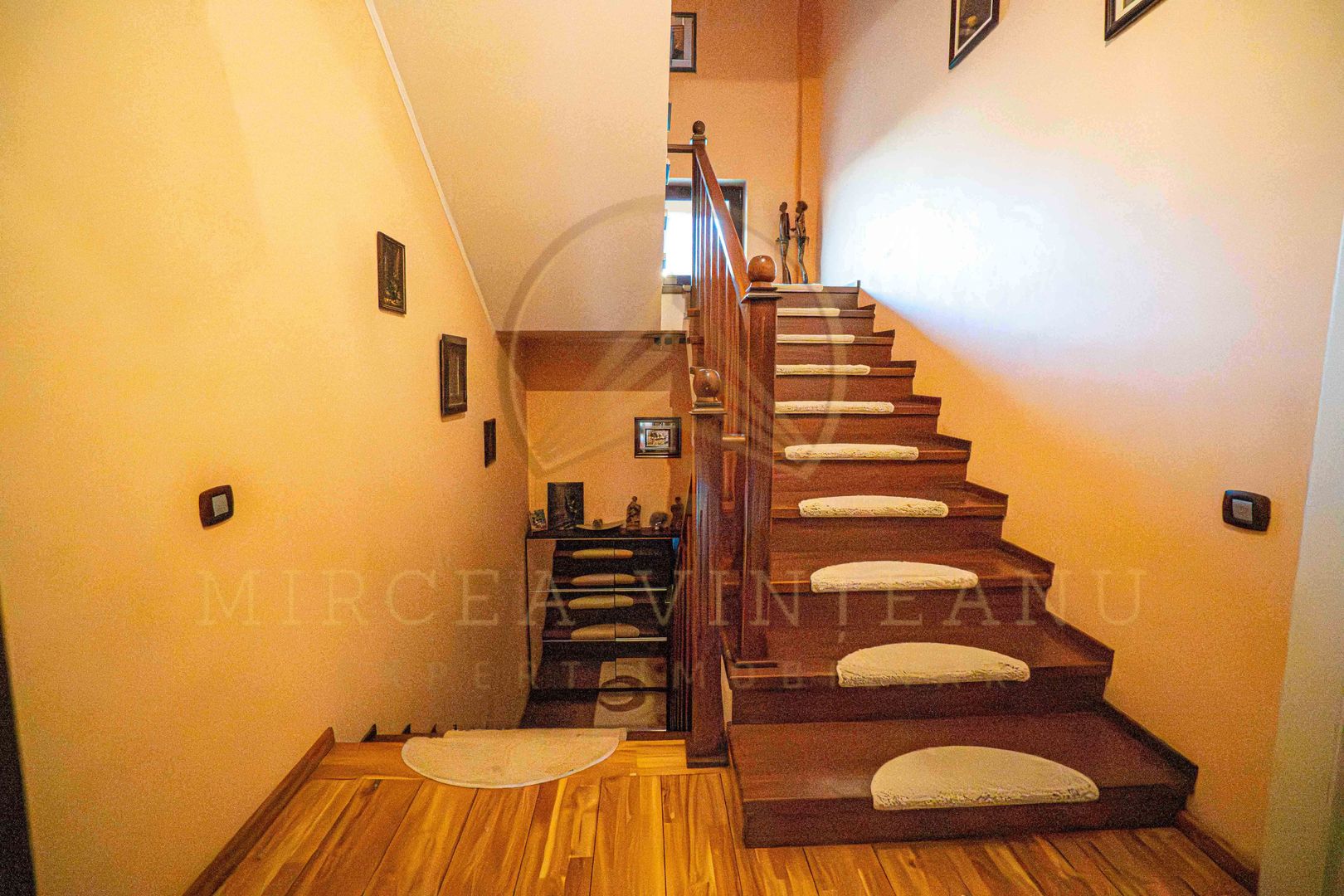 DACIA - Vila D+P+1E+M, teren 780 mp, deschidere 24 ml. - Poză 18