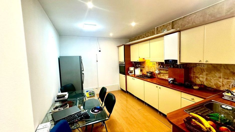 Casa moderna, 2 corpuri de cladire, teren 1000 mp, zona Aradul Nou - Poză 8