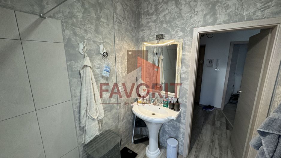 Mobilat si utilat. Pozitie excelenta. Villa construita in 2017 - Poză 12