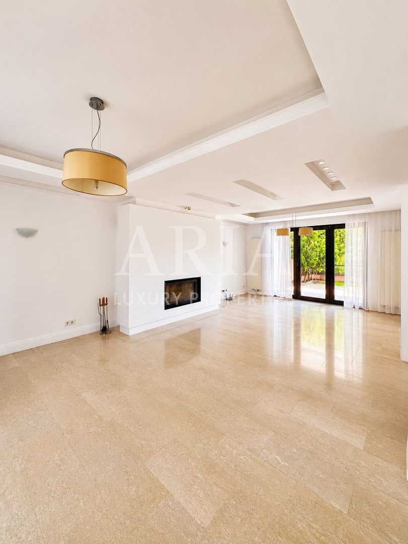 VILA COMPLEX RESIDENTIAL PIPERA - Poză 1