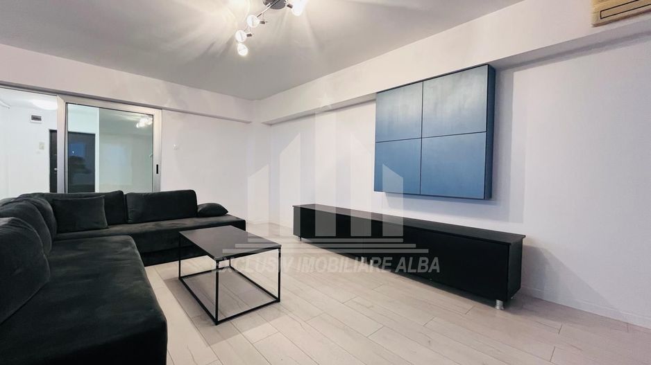 Apartament cu 3 camere decomandate, Centru - Poză 2