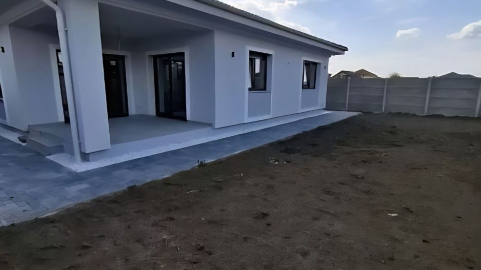 Locuinta individuala cu garaj- in stil mediteranean - Poză 6