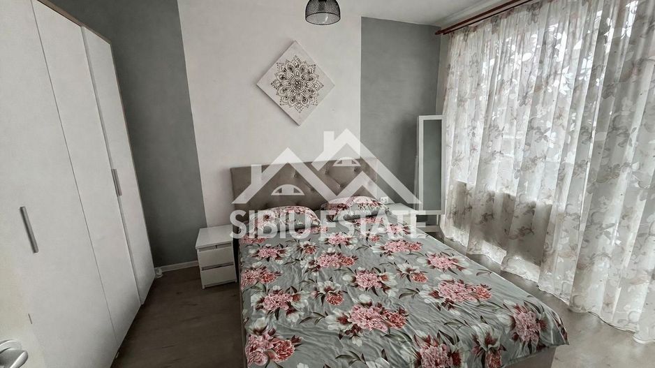 Casa cvadruplex de vanzare 4 camere, curte proprie - Poză 5
