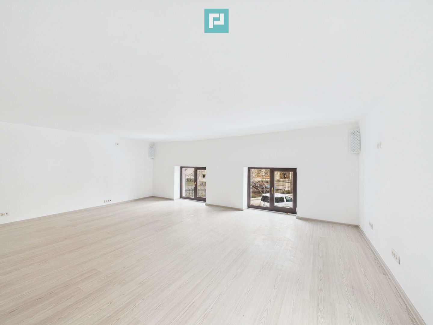 Spațiu Comercial Renovat  La 5 Minute de Piața Unirii - Poză 9