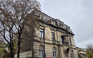 Vila interbelică de vânzare, ultracentrală – oportunitate de renovare - Poză 1