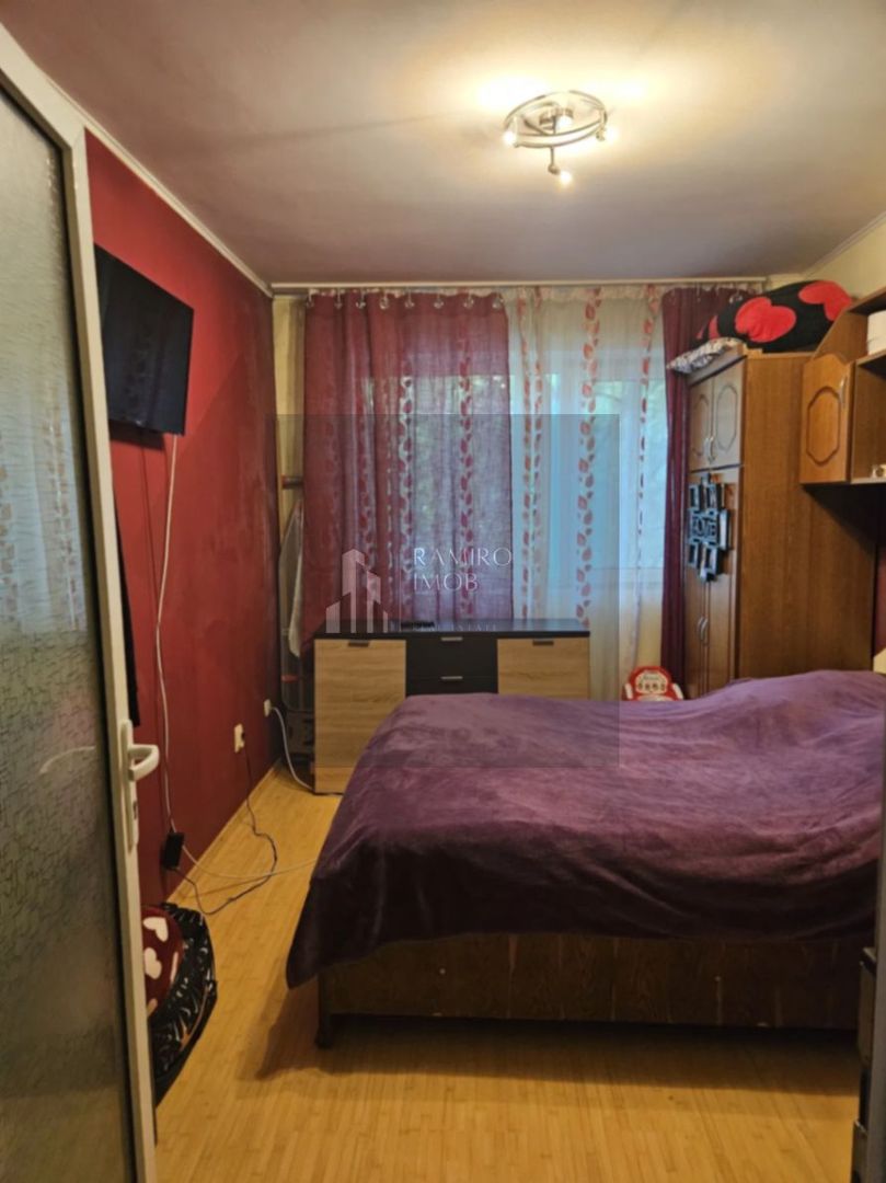 Apartament  3 camere etaj 1 decomandat Brancoveanu/2 loc parcare - Poză 12