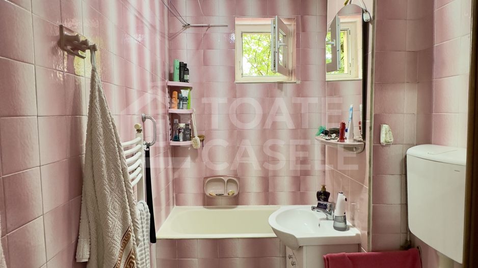 Apartament cu 3 camere decomandate, etaj intermediar, zona Hermes - Poză 5