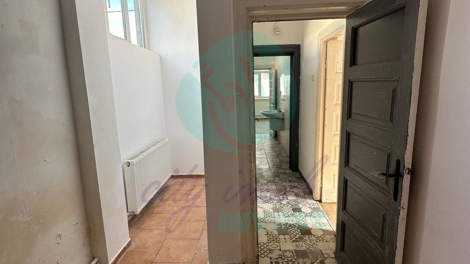 3 camere la vila in zona Calea Calarasilor - Poză 15