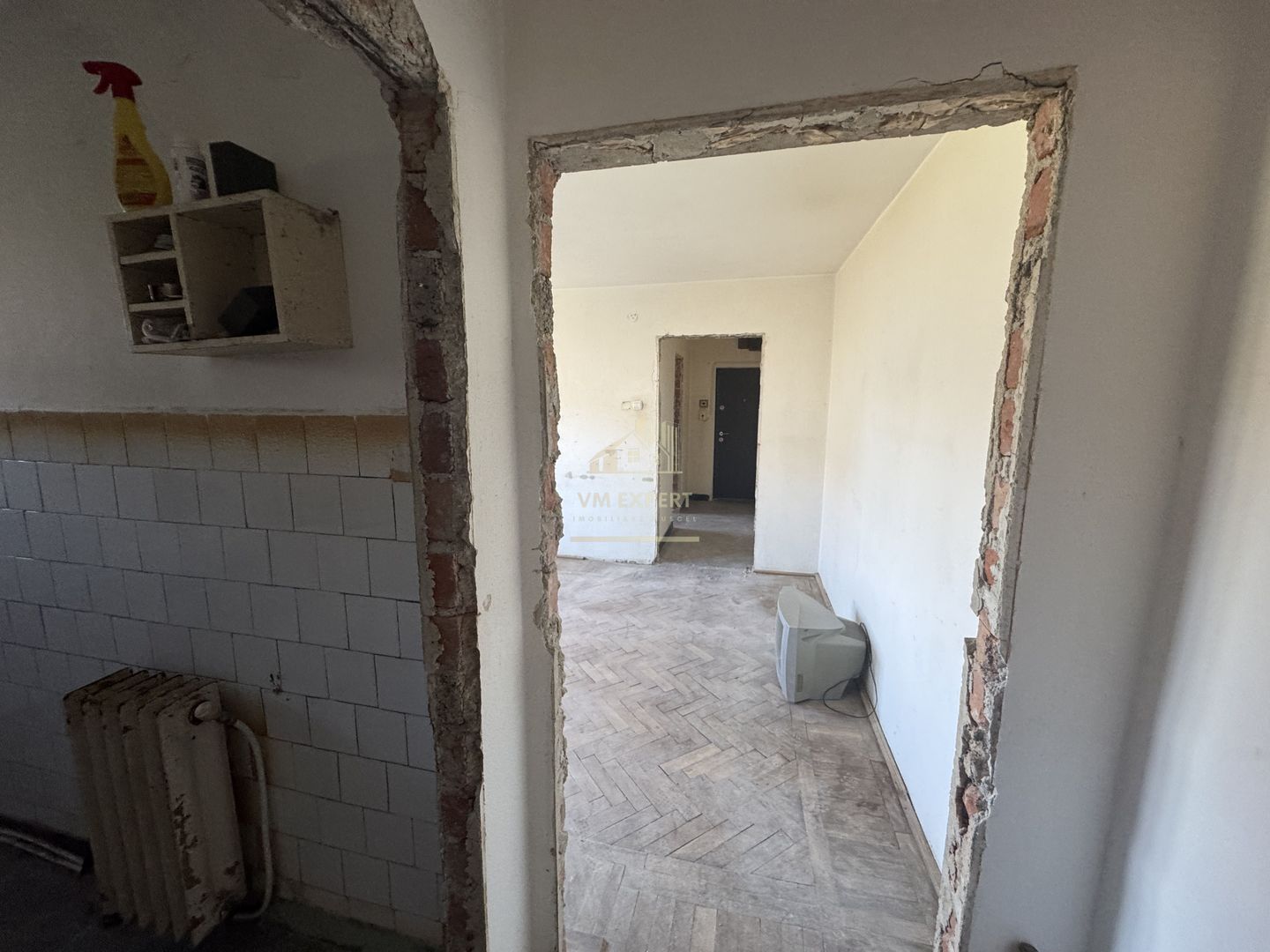 APARTAMENT 3 CAMERE ETAJ 3 CAMPULUNG - Poză 7