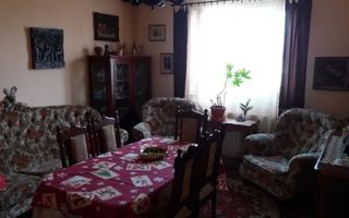 Casă / Vilă cu 5 camere de vânzare în zona Gruia - Poză 2