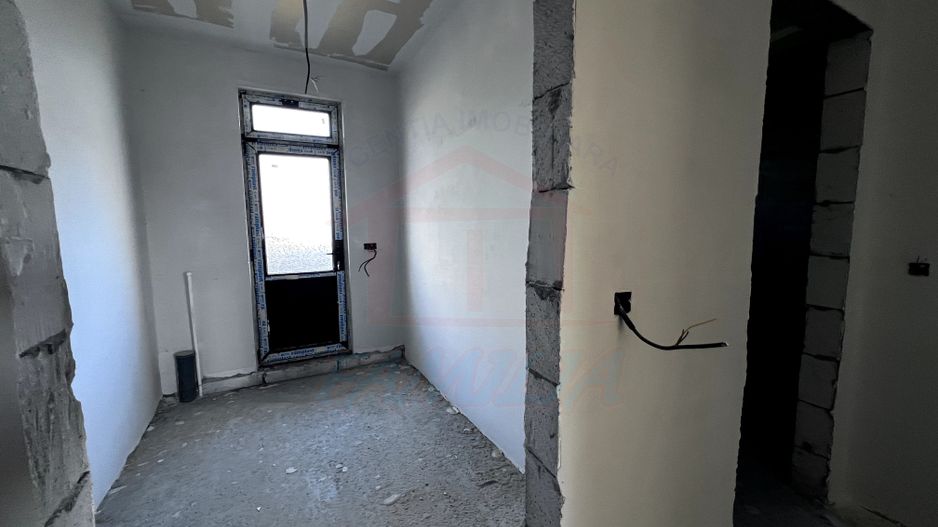 Vanzare casa P+M in Sendreni( in spatele Primariei), pret 99 000 euro - Poză 15