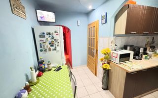 Apartament cu 3 camere in zona Dambovita - Poză 7