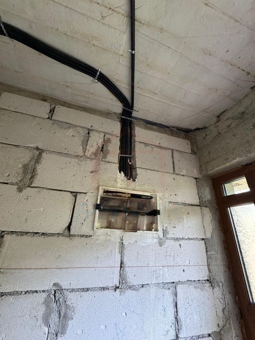 99.900 Euro casa+teren 1000 mp(concesiune) in com Sendreni - Poză 11
