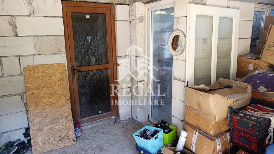 Casă la gri de vânzare – Central, 2800 mp teren - Poză 2