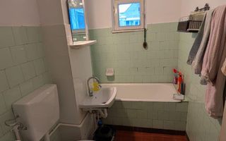 Apartament decomandat 4 camere 90 mp-balcon-Zona Centrala - Poză 7