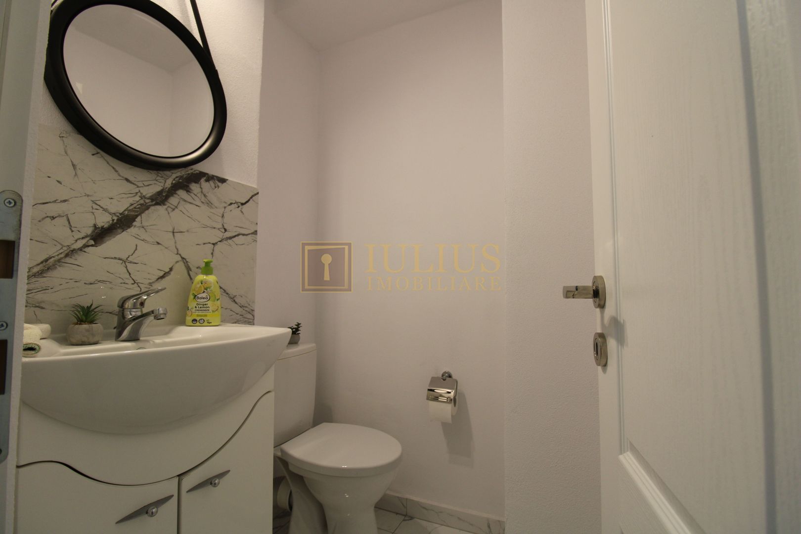 3 camere decomandate, balcon generos de 17 mp, bloc modernizat-Gh Lazăr - Poză 30