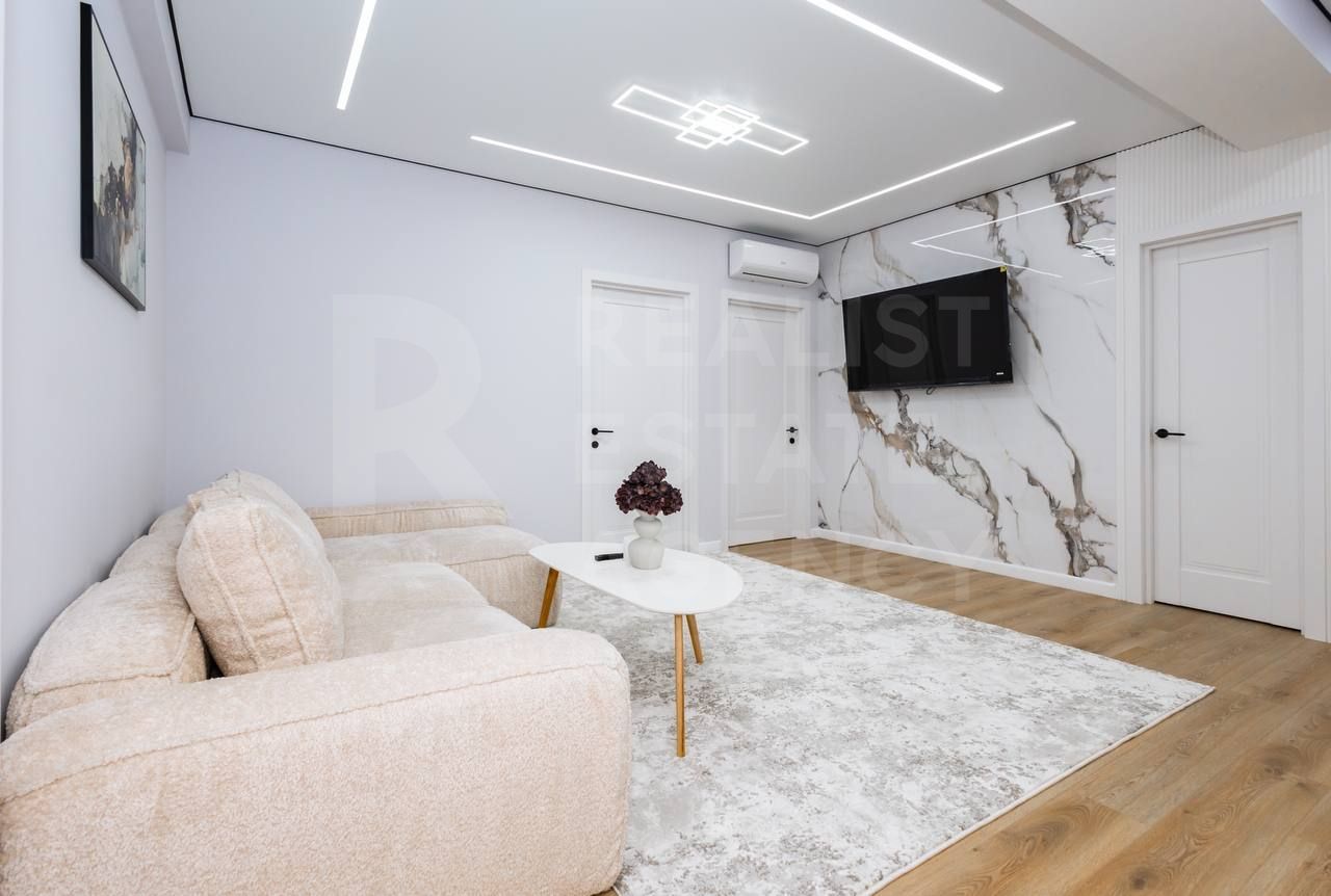 Vânzare, apartament, 2 camere + living, strada Alba Iulia, Buiucani - Poză 2