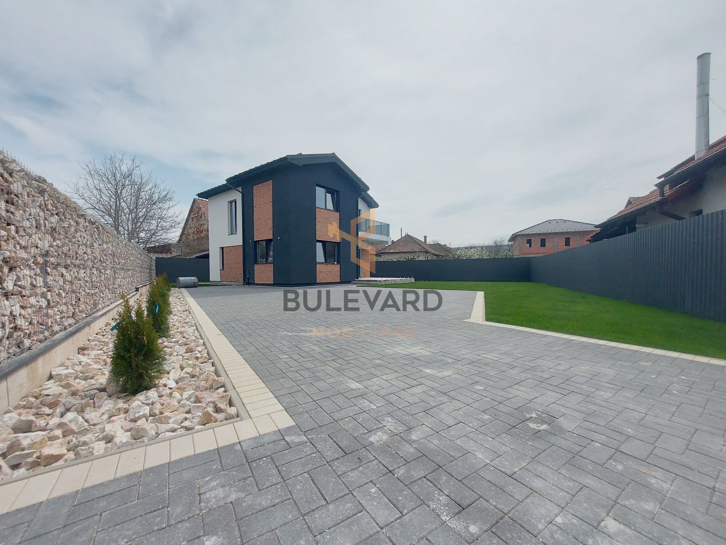 Casa individuala cu CF si  teren de 500 mp! - Poză 1