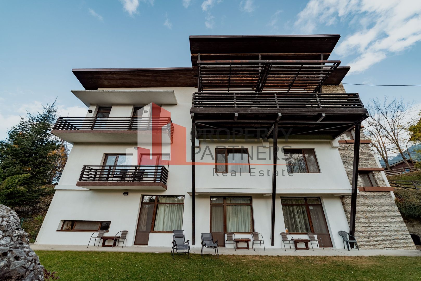 Pensiune  în Bran, sat Poarta – Afacere la cheie, locație premium - Poză 16