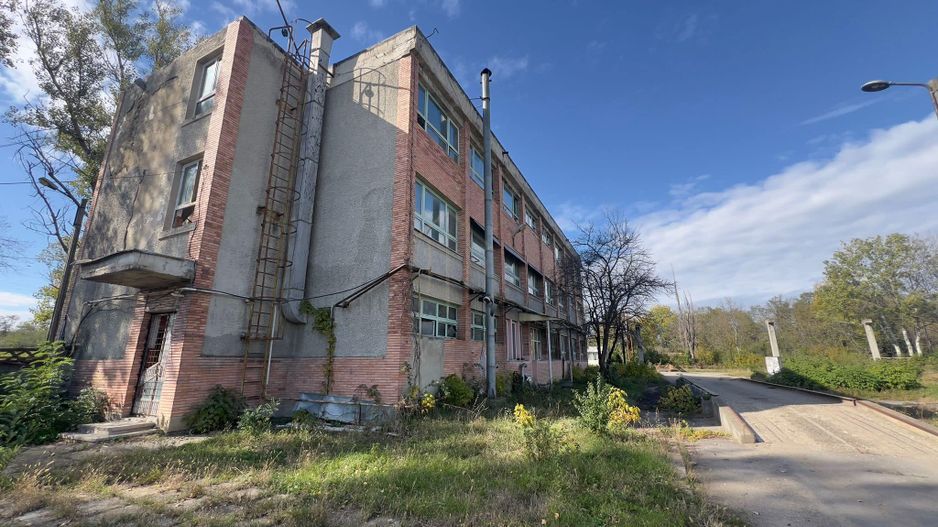 Teren plus Cladire in Onesti - Poză 2