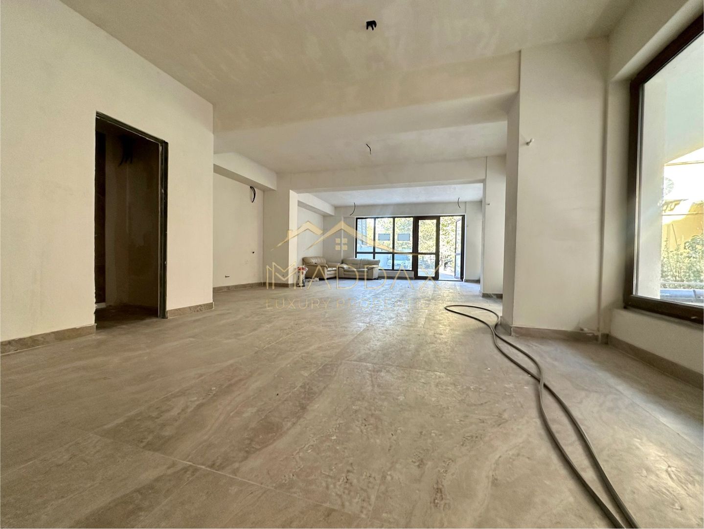 Spațiu comercial de lux pe Bulevardul Aviatorilor – 94 mp utili + terasa (135mp) - Poză 4