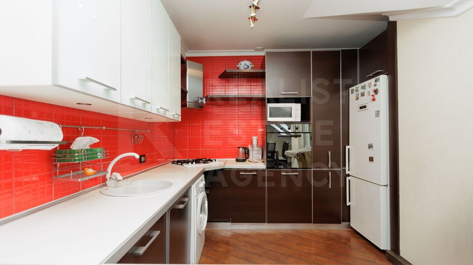 Chirie, apartament, 4 camere, str. Bucureşti, Centru - Poză 1