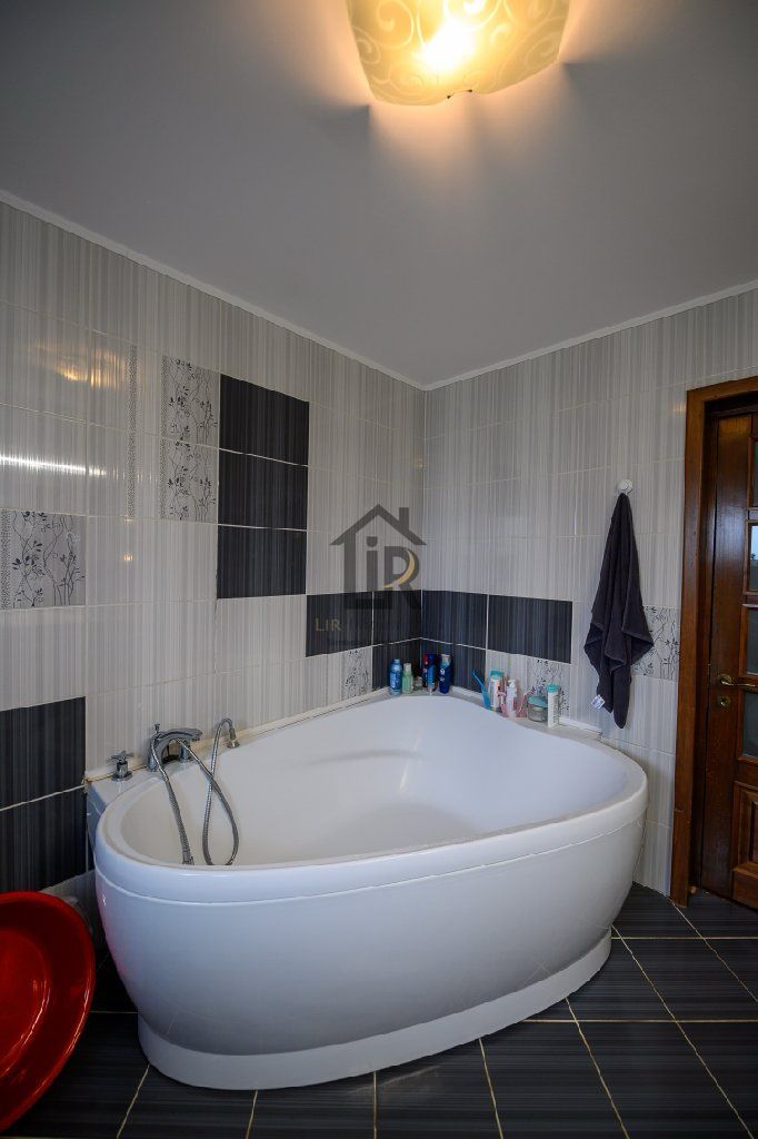 Vilă 5 camere 240 mp, mobilata,teren 806 mp – Platou Galata, Iași - Poză 12