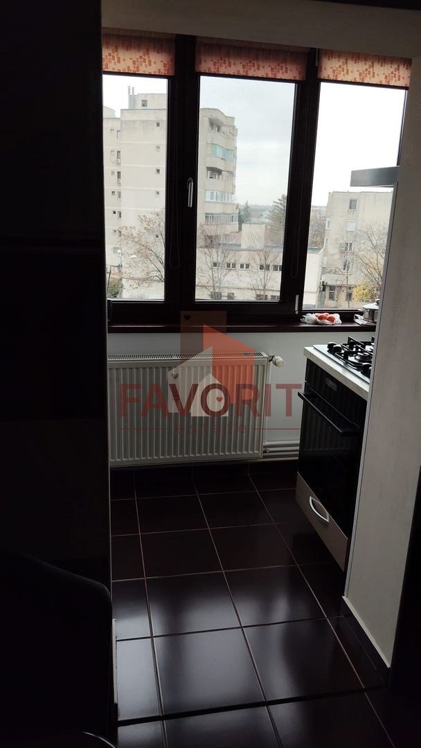 3 camere, decomandat | etaj 4 | centrala proprie | mobilat | zona excelenta - Poză 12