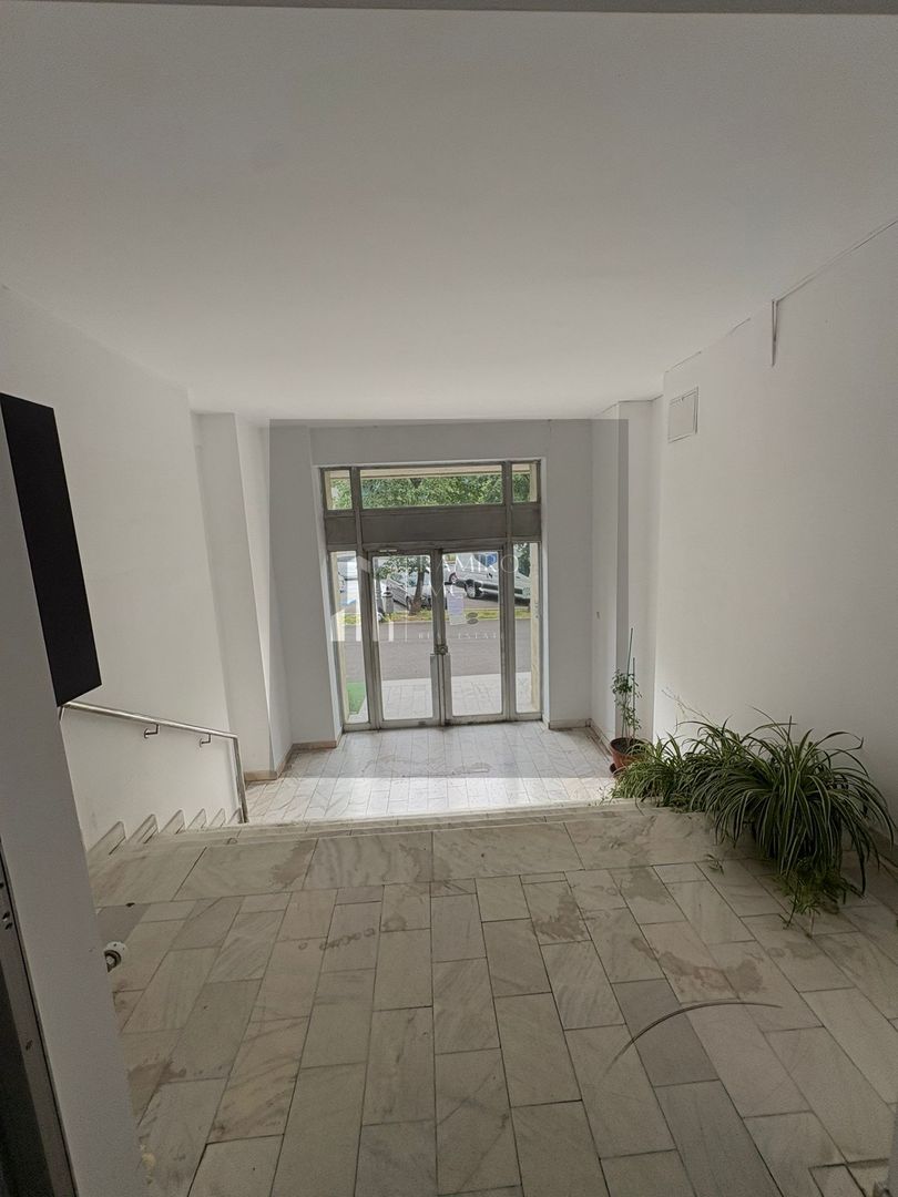 4 camere  etaj 1 /450 m METROU UNIRII - Poză 18