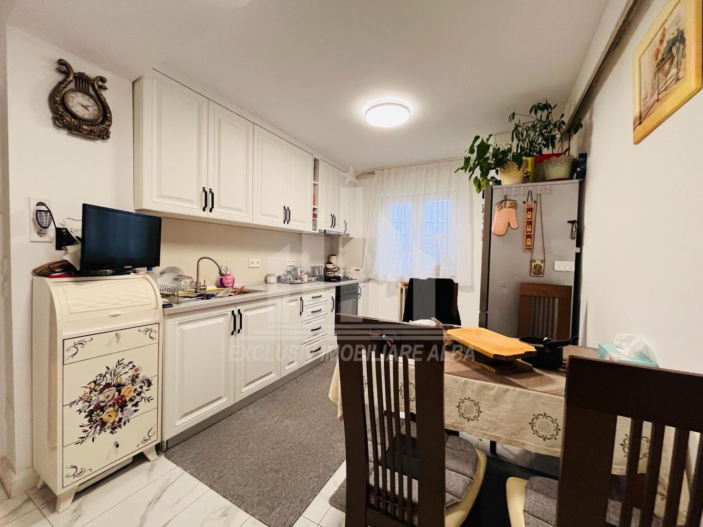 Apartament cu 3 camere de vanzare, Ampoi 1 - Poză 1