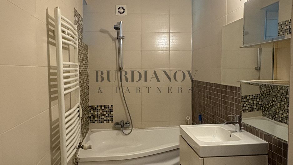 Apartament cu 3 camere - Metrou Costin Georgian - bd. 1 Decembrie 1918 - Poză 11