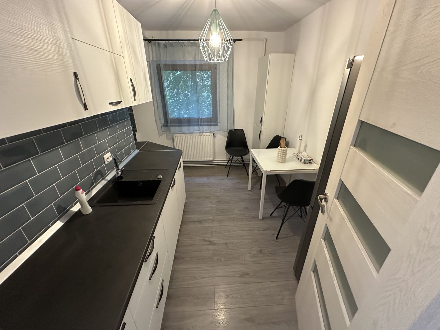 Apartament 3 camere  renovat in zona Lipovei - Poză 7