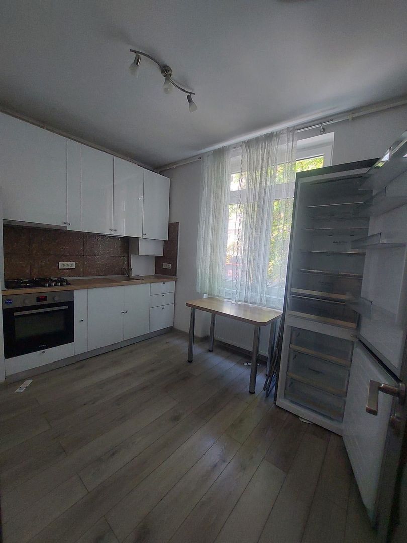 Garsoniera Judetean, 40mp, libera, mobilata, 93000Euro - Poză 2