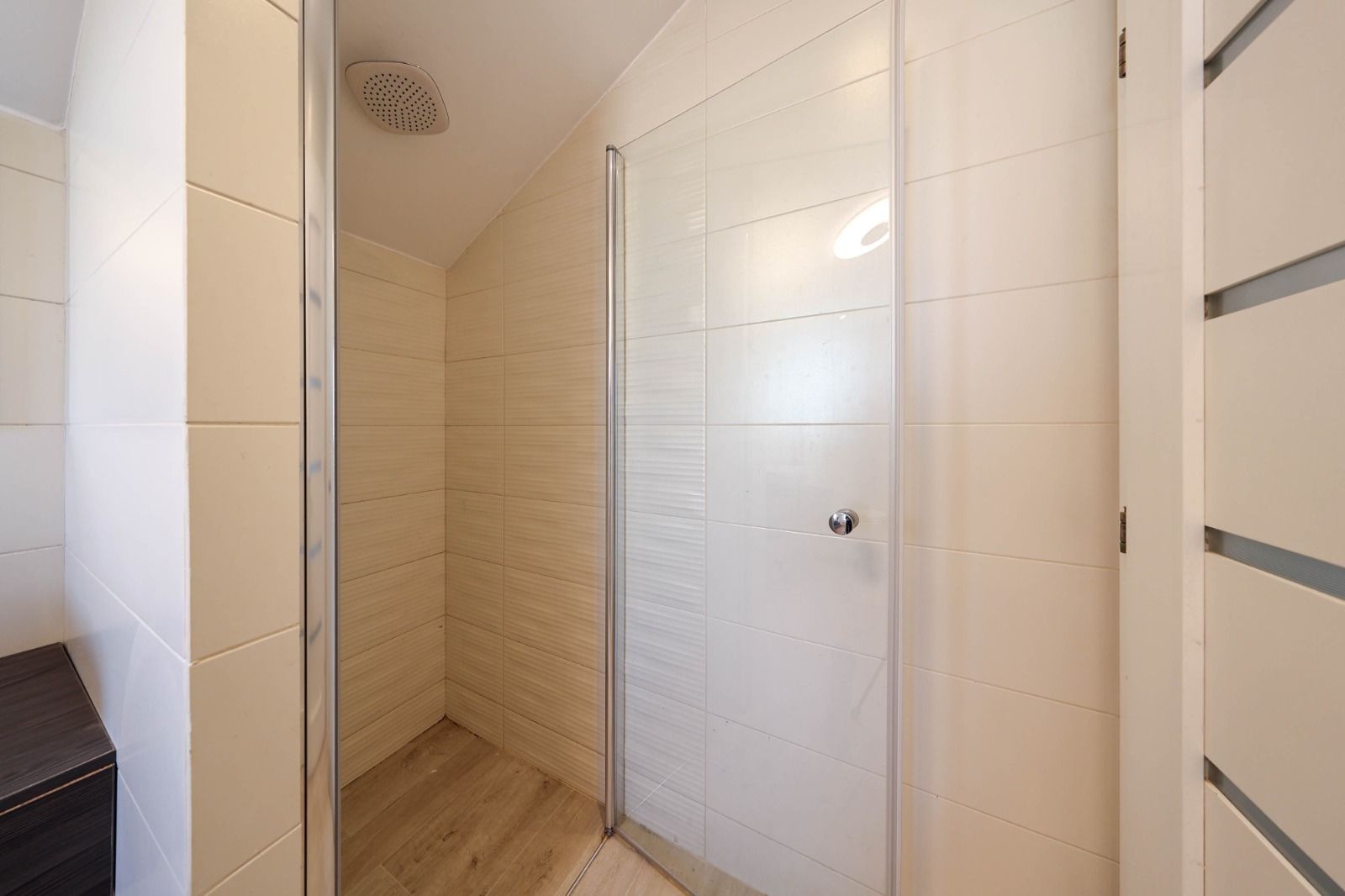 Casă Individuală Modernă de Vânzare | Sânpetru, Brașov - Poză 36