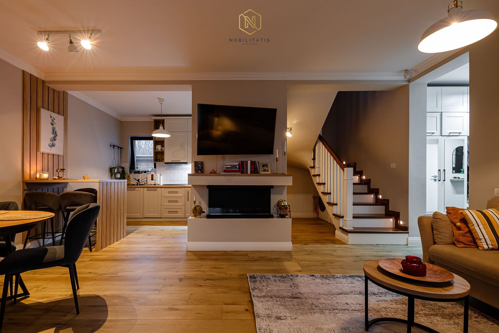 Casa Superba cu Garaj | 4 dormitoare | Liziera Padurii, Central | Com0 - Poză 16