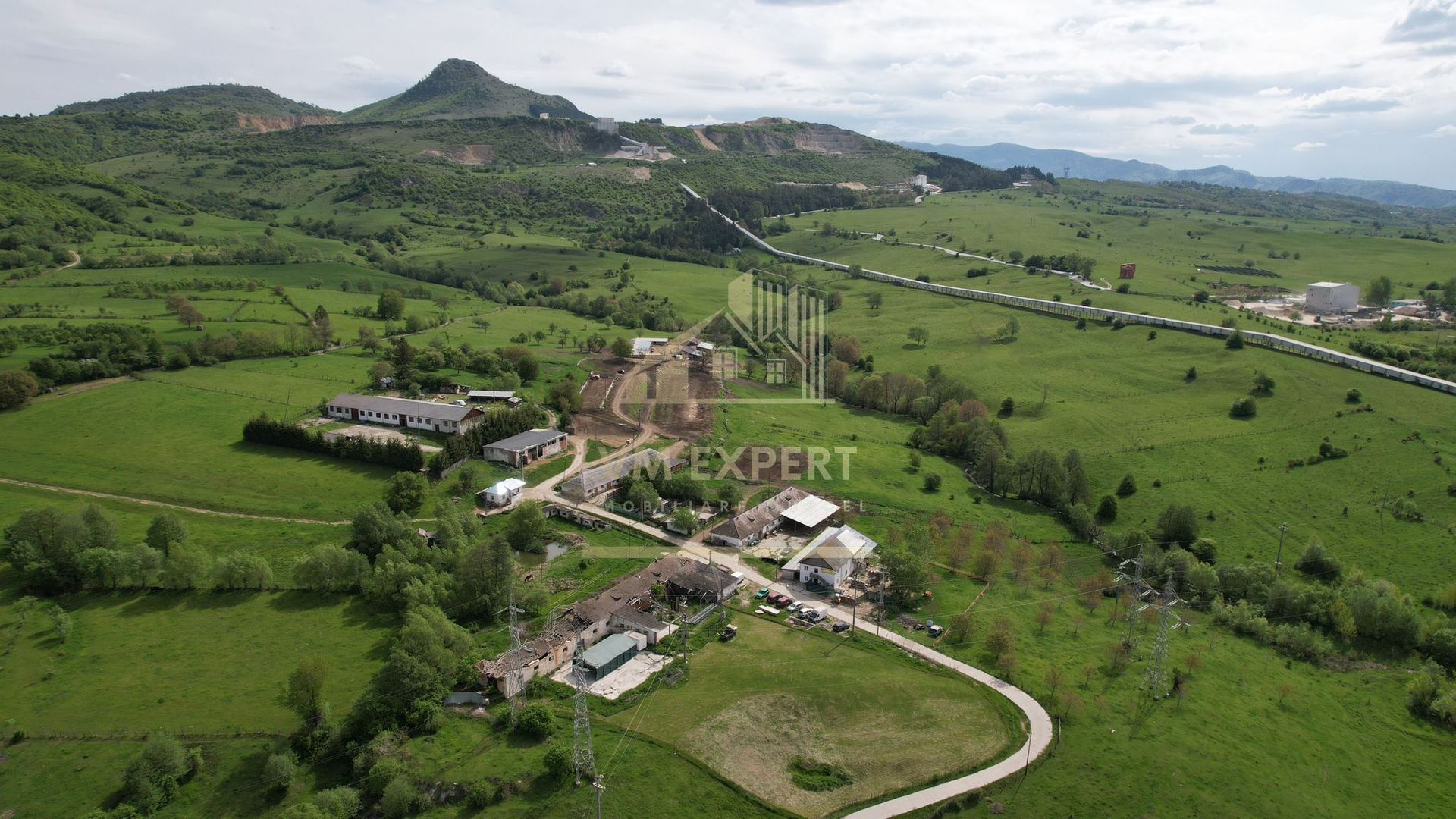 CASA 3 CAMERE, TEREN 6200 MP + 2 LACURI, CAMPULUNG, NAMAIESTI - Poză 25