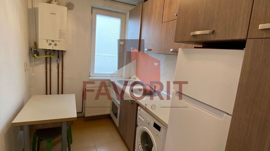 Etaj intermediar. Mobialt si utilat. Cu centrala proprie - Poză 3