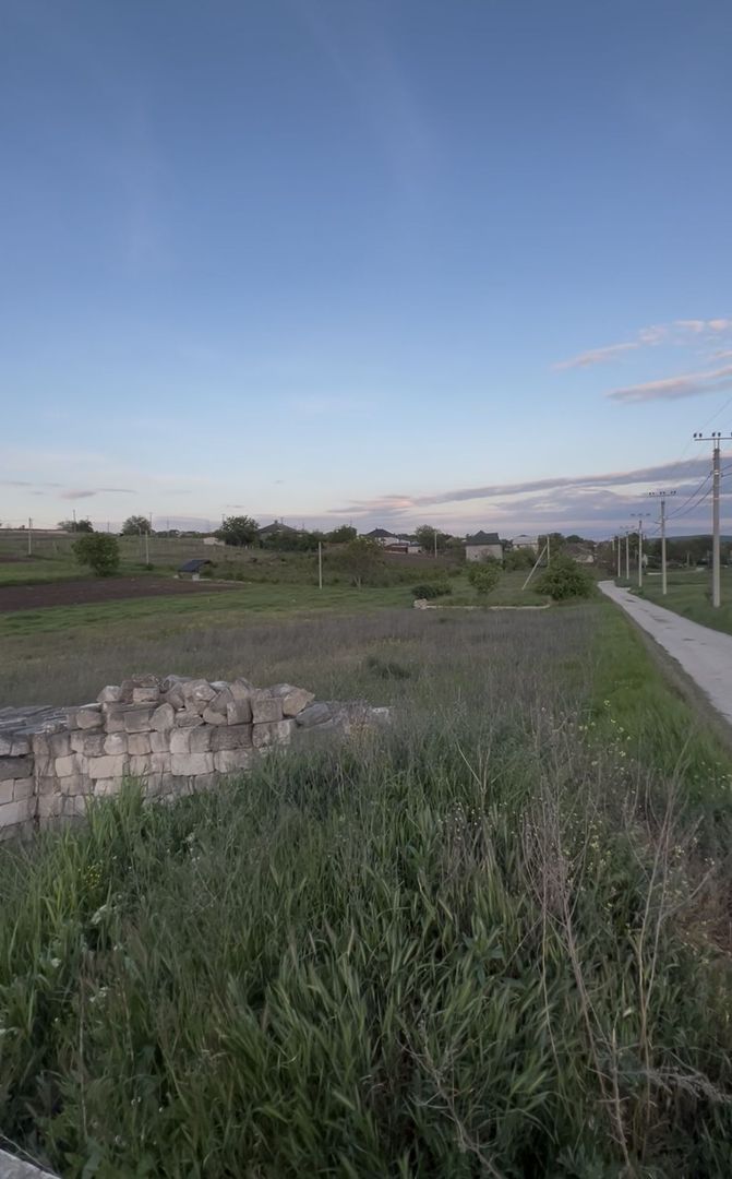 Teren Pentru Constructii 10,5 Ari Răzeni/Ialoveni - Poză 1
