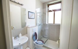 Apartament 3 camere la casă, curte proprie, Parcul Sub Arini - Poză 4