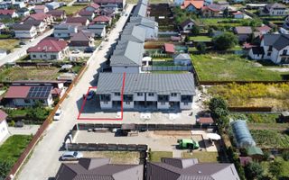 Casă însiruită cu 4 camere și curte proprie – Cartier Izvor, Str. Salc - Poză 20
