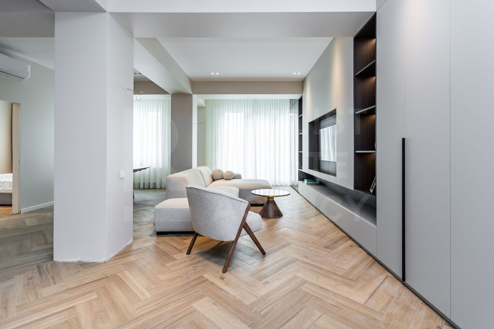 Apartament stilat în centrul diplomatic - Poză 5