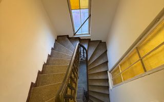 Eleganta, stil si mult potential intr-un apartament interbelic de 3 camere - Poză 14